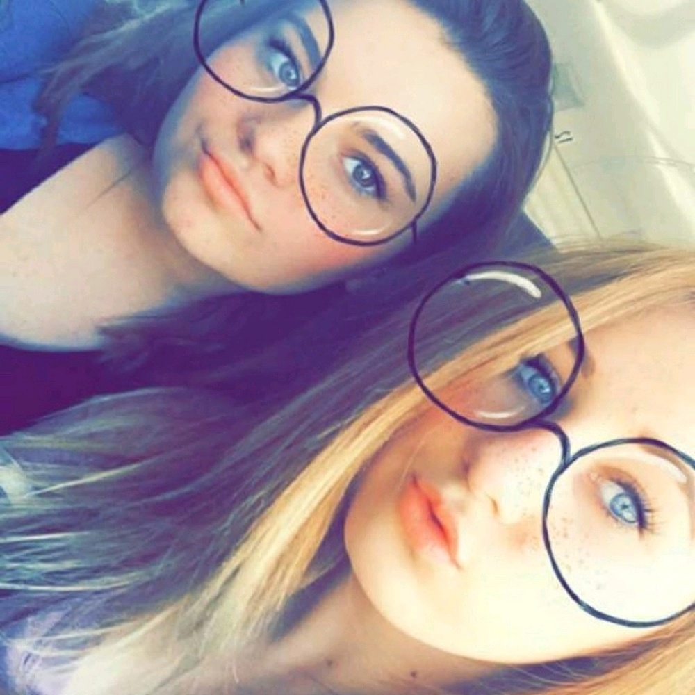 Meet your Posher, Livi